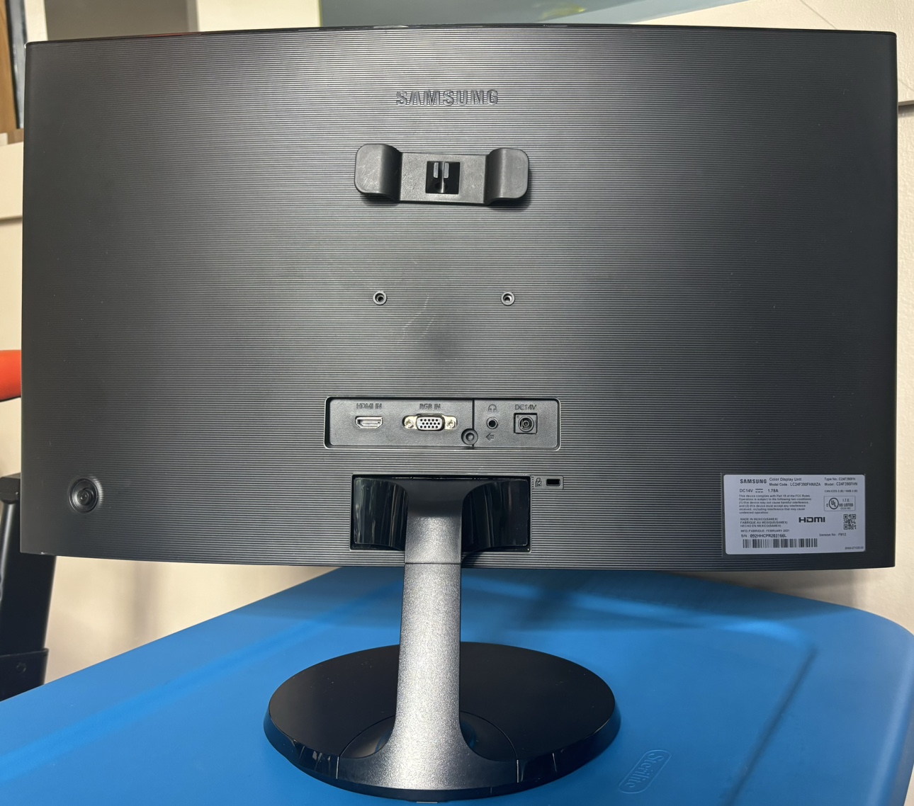 Samsung 24” Curved Monitor with stand - photo 2