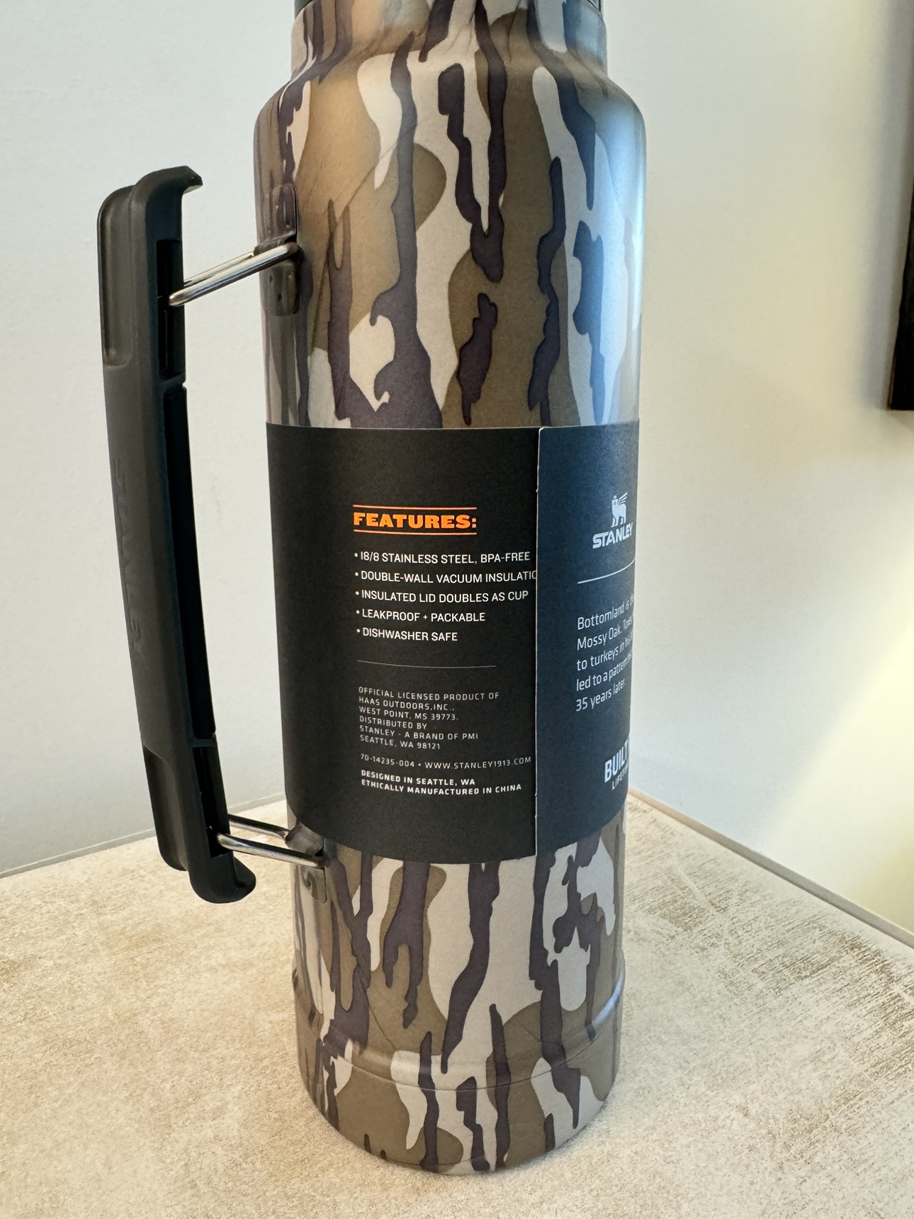 Brand New Stanley Classic Insulated Vacuum Thermos - photo 2