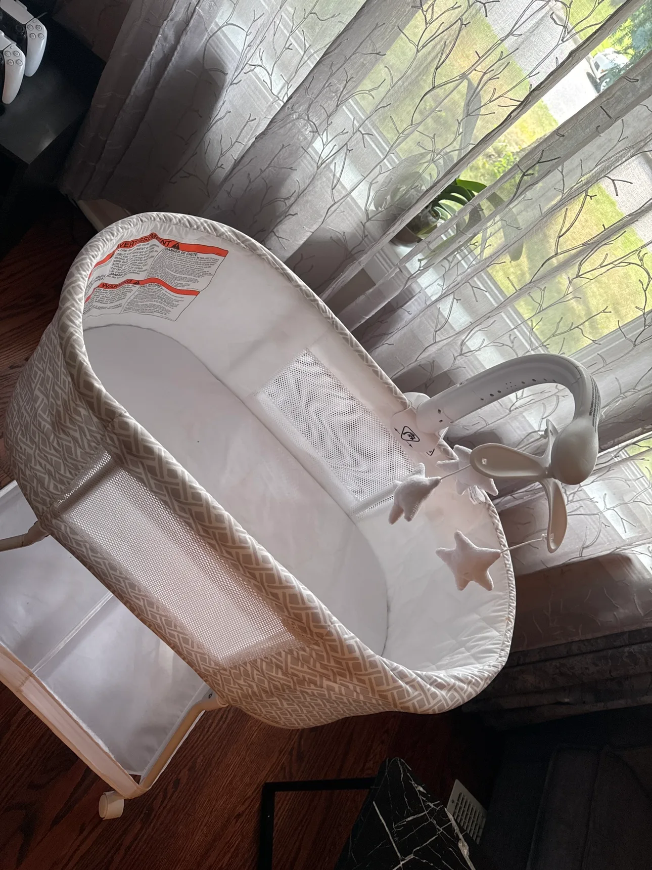 Delta Children Baby Bassinet image indicator(3)