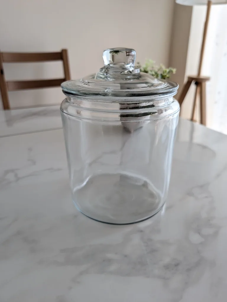 Glass Jar with Lid thumbnail