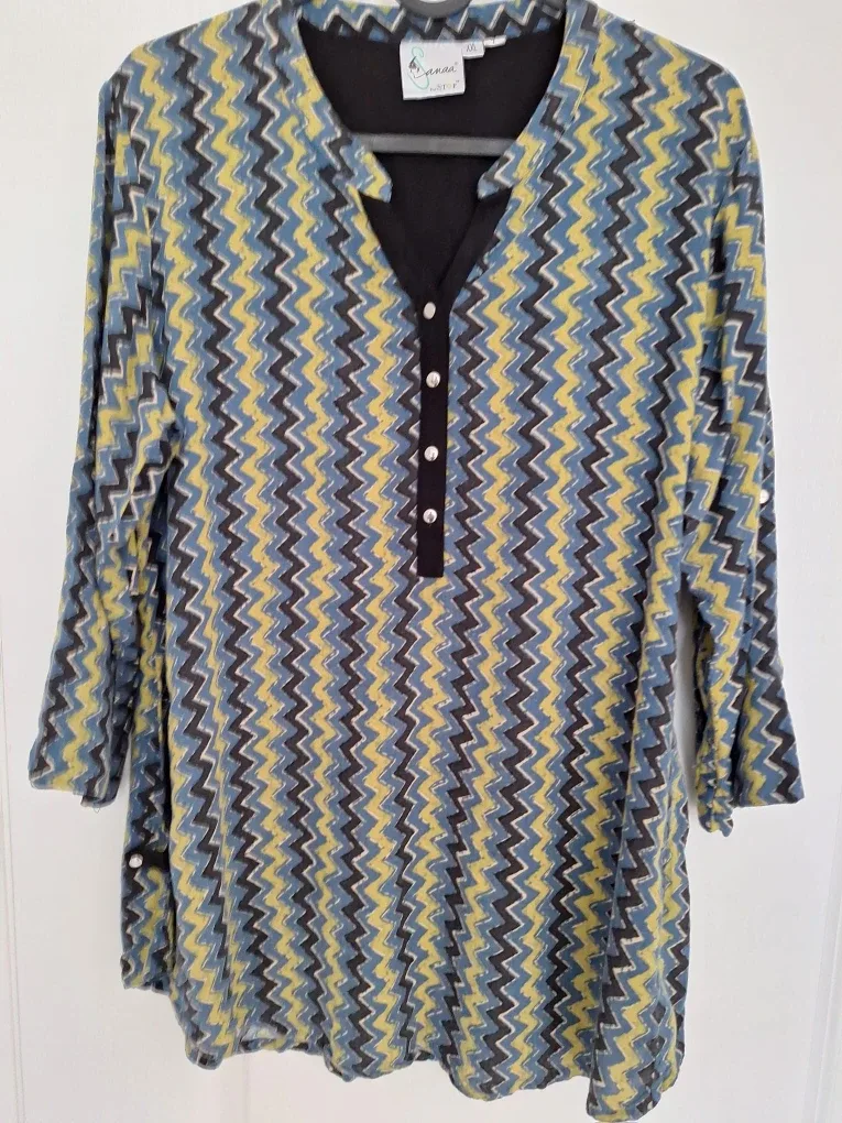 2 Pretty Kurtis / Tops image indicator(3)