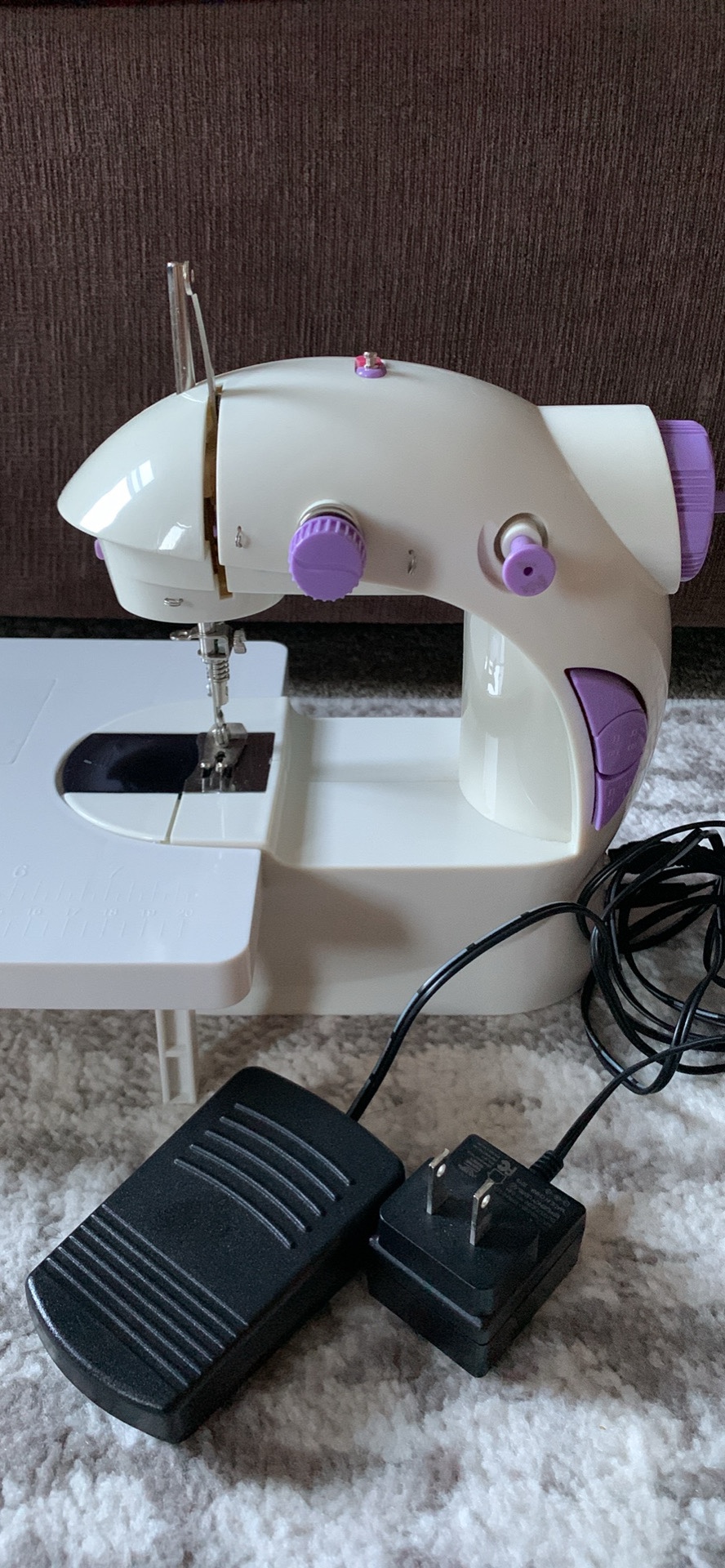 Small Sewing Machine - photo 3