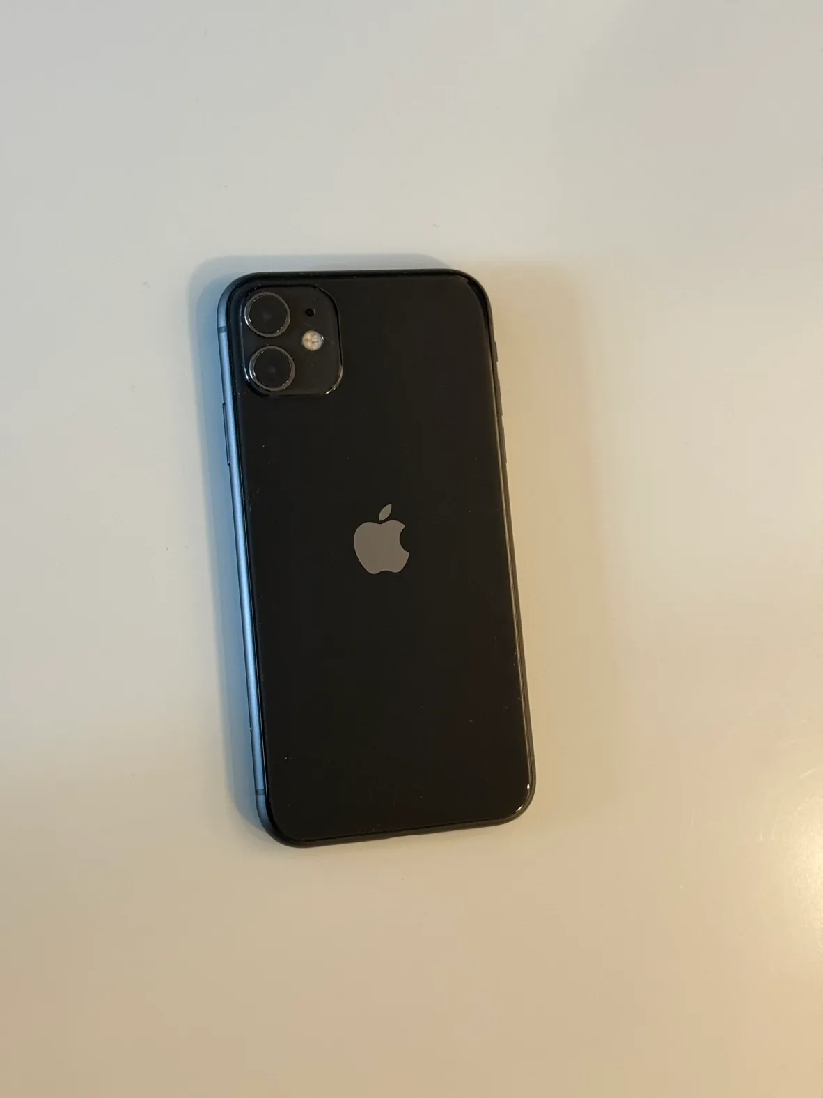 iPhone 11 (Black) with Box and Accessories thumbnail