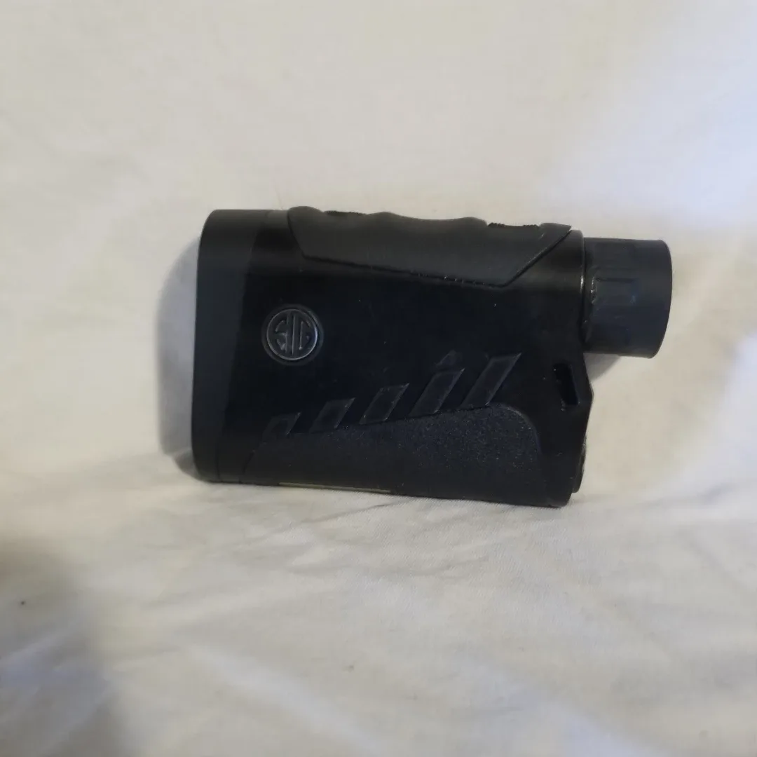 SIG SAUER Buckmasters 1500 6x22mm Laser Rangefinder thumbnail