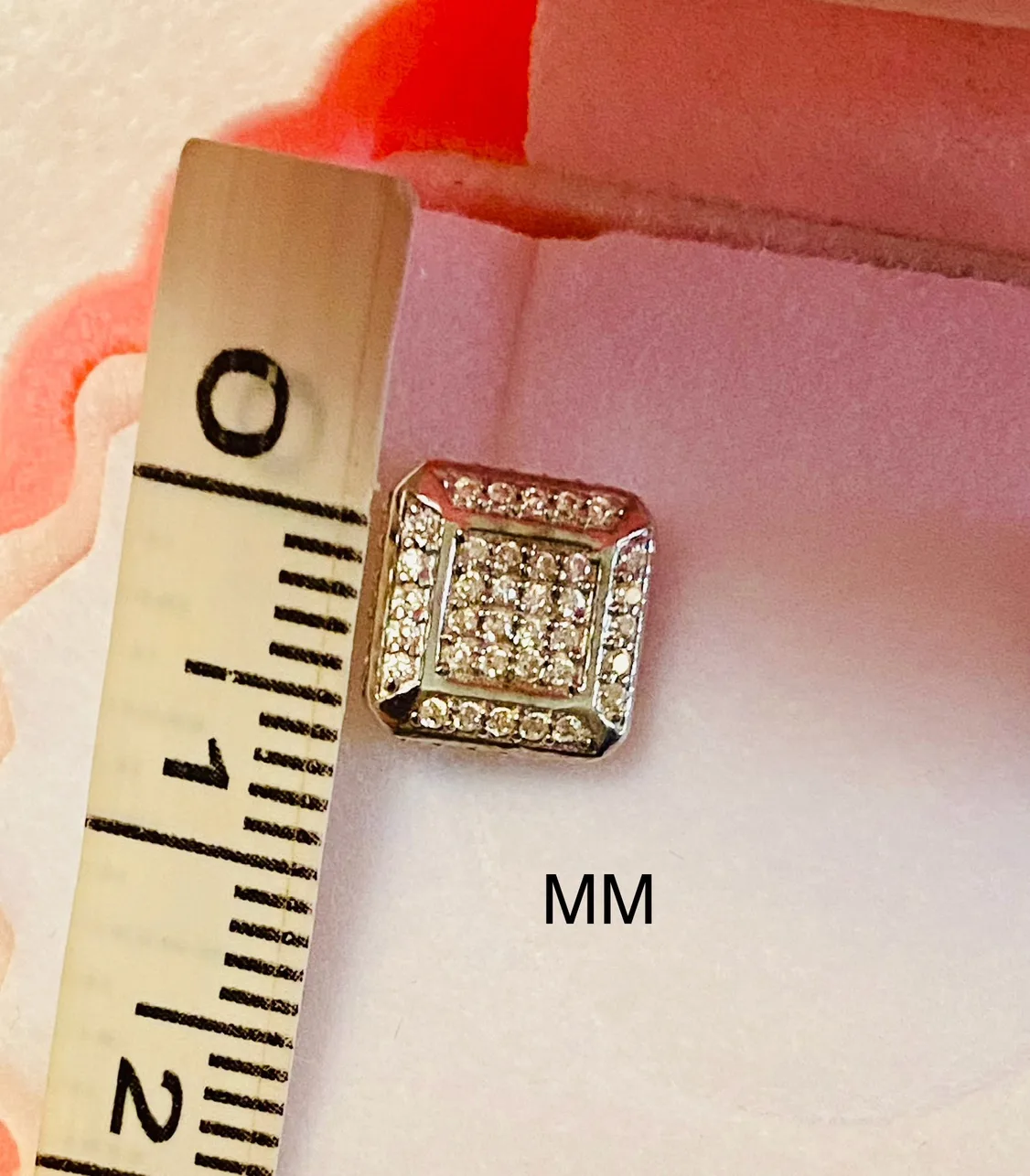 10K Gold Diamond Earrings for men and women image indicator(5)