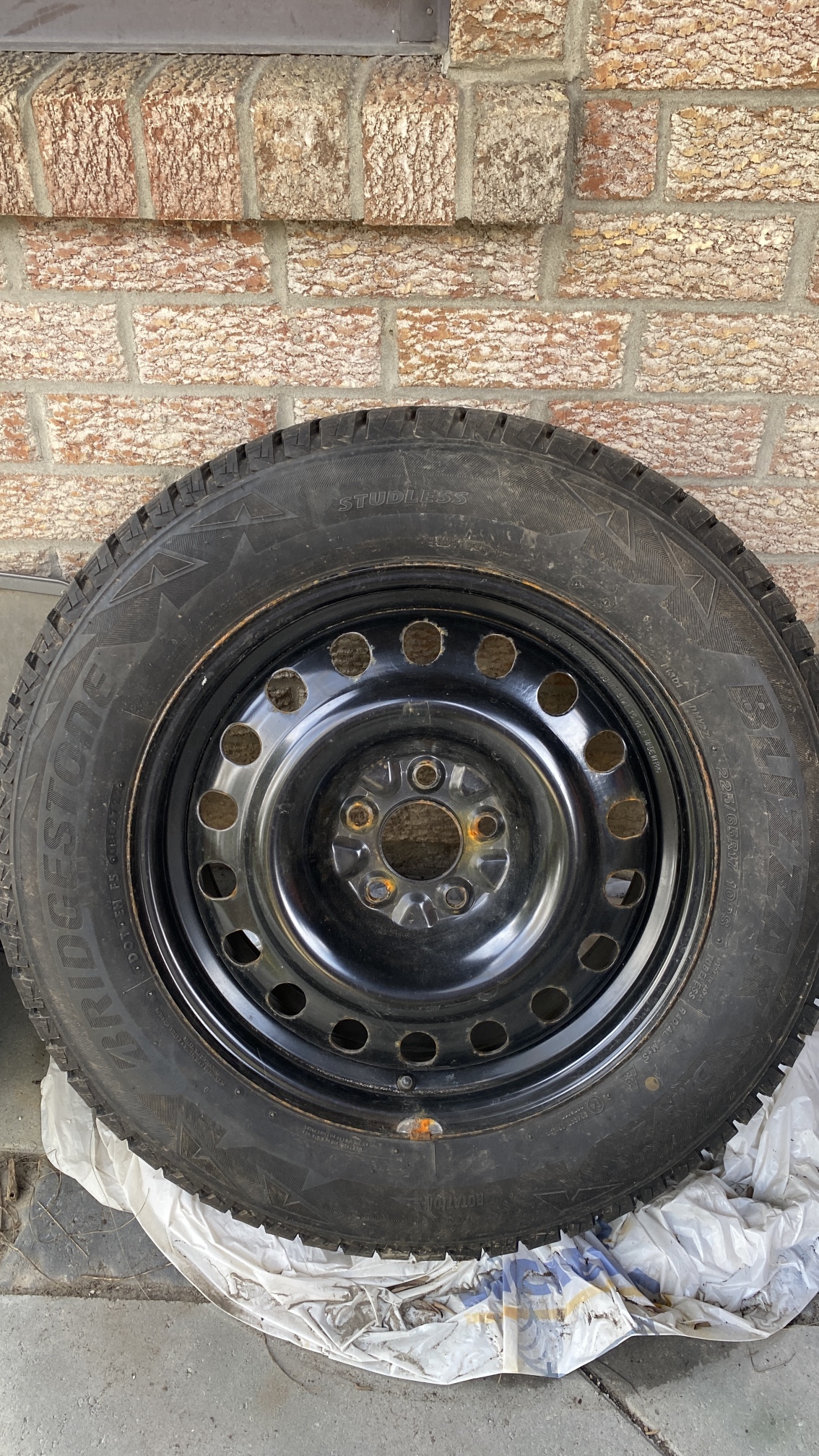 Bridgestone Winter Tires with Rims x4 - photo 3