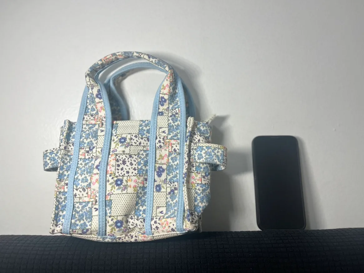 Small Floral canvas Handbag image indicator(2)
