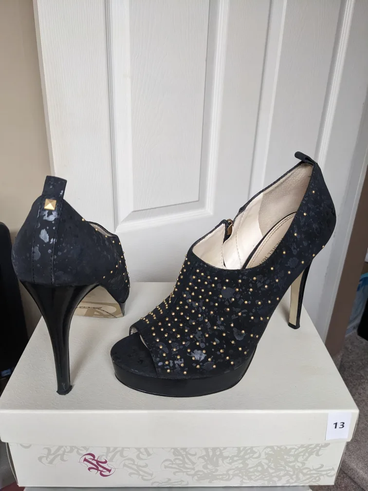 Rachel Roy Black Platform Heels image indicator(2)