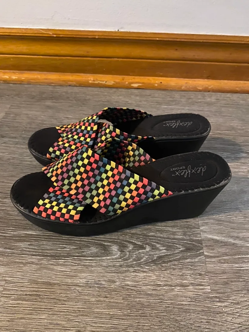 Rainbow Woven Wedges image indicator(3)