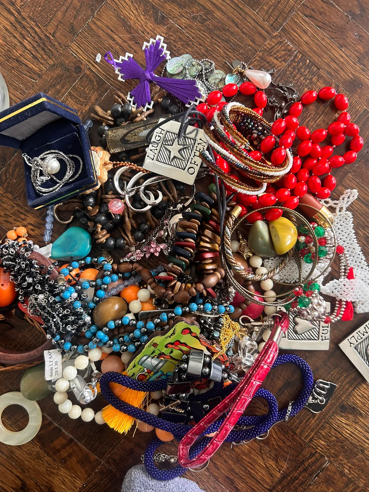 Three jars of vintage jewelry MUST GO TODAY thumbnail