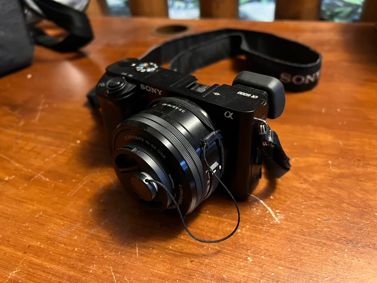 Sony Alpha a5000 Mirrorless Camera thumbnail