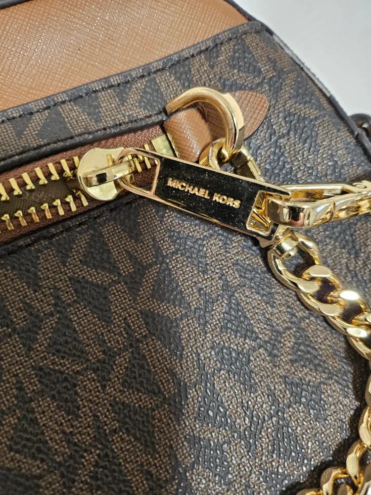 Michael Kors Crossbody Bag image indicator(3)