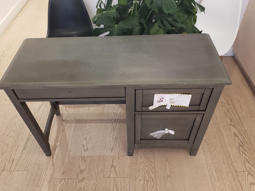 desk table - photo 3
