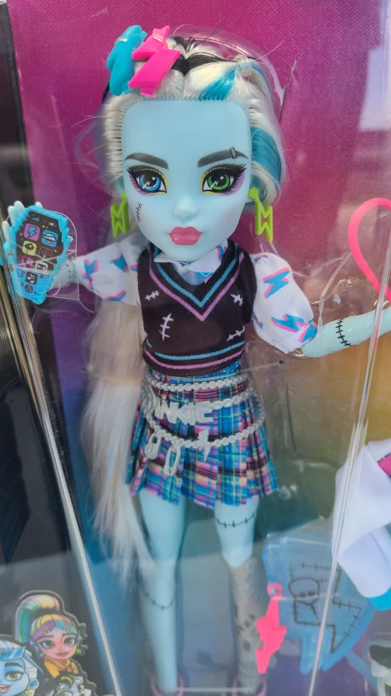 Monster High Frankie Stein Doll image indicator(7)
