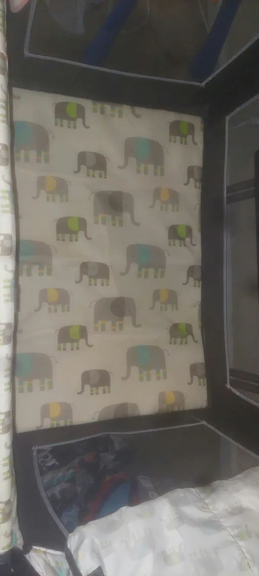 Baby Trend Lil Snooze Deluxe II Nursery Center image indicator(6)