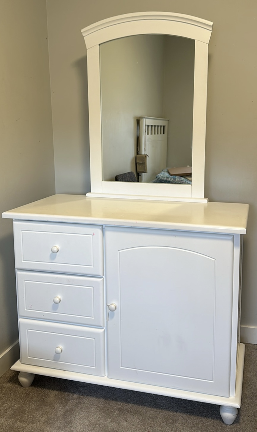 White Vanity Dresser with Mirror!