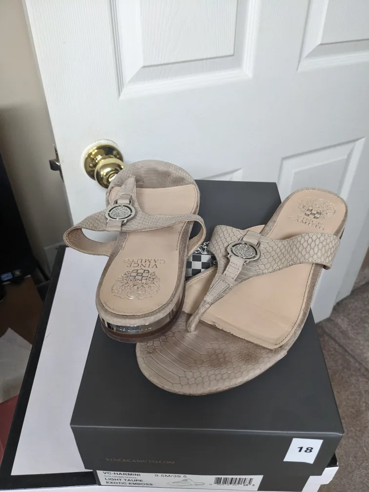 Vince Camuto Women's Sandals image indicator(2)