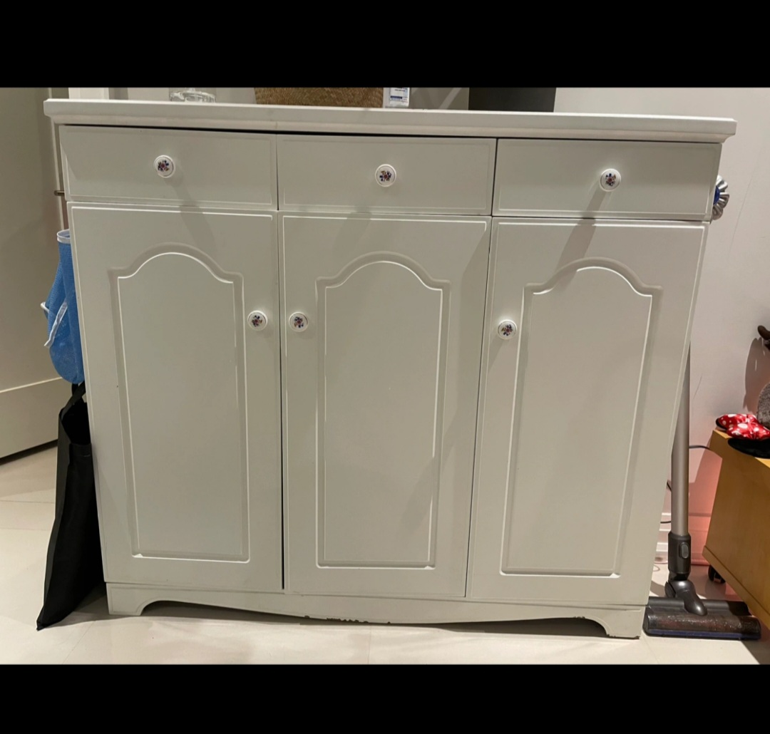 Spacious cabinet for shoes 🥕