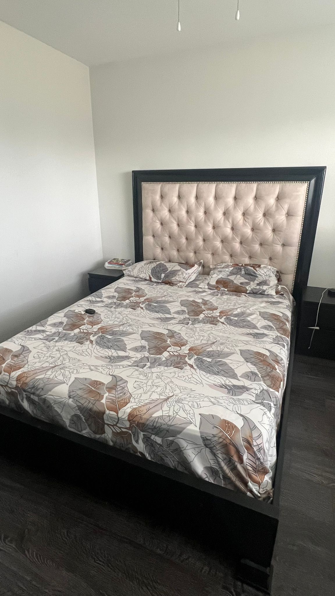 Queen Size Bed Frame - photo 2