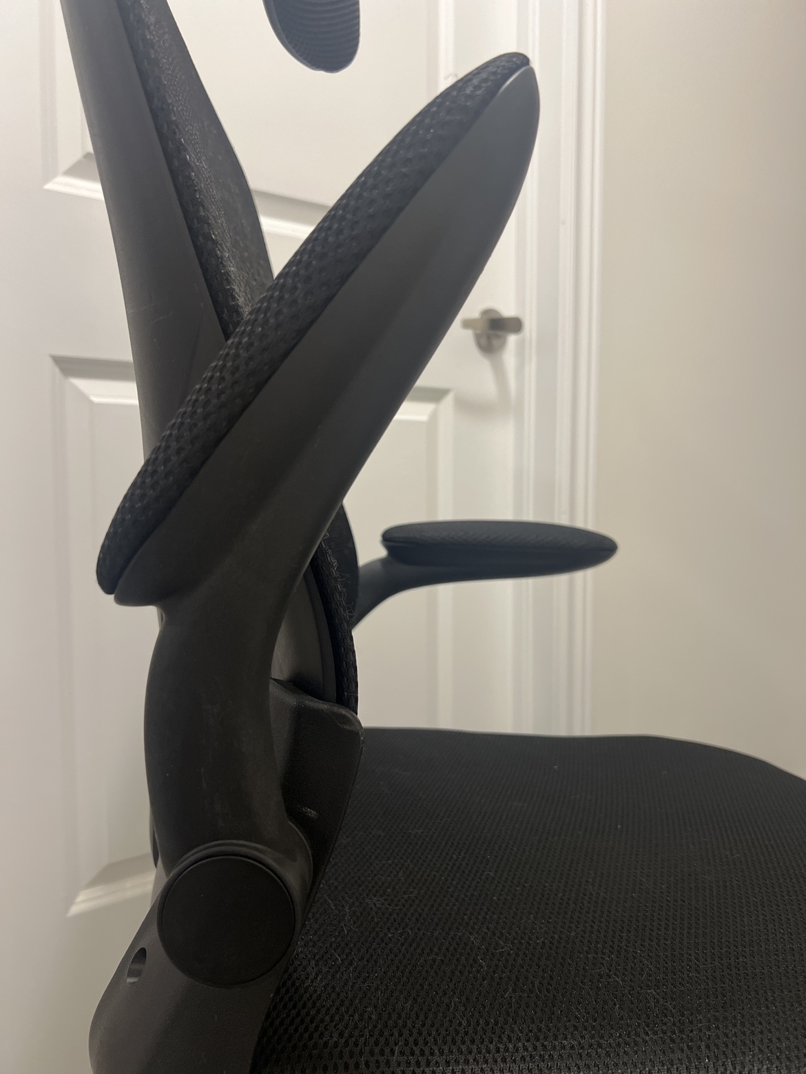 Black Mesh Office Chair with Headrest - photo 5