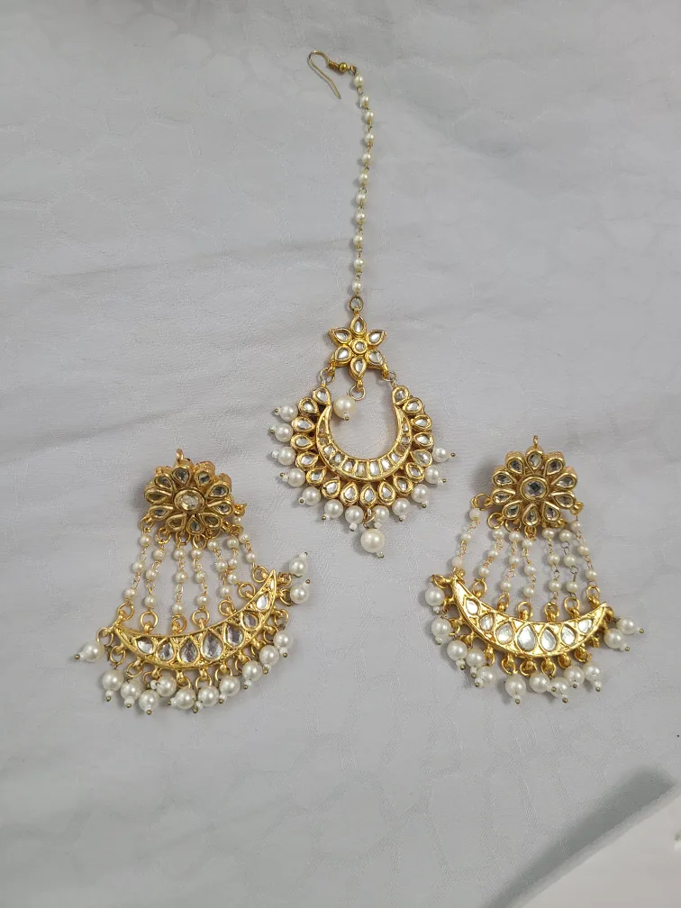 Gold and Pearl Jewellery Set thumbnail