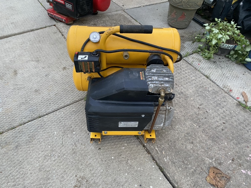 Dewalt Air Compressor - photo 2