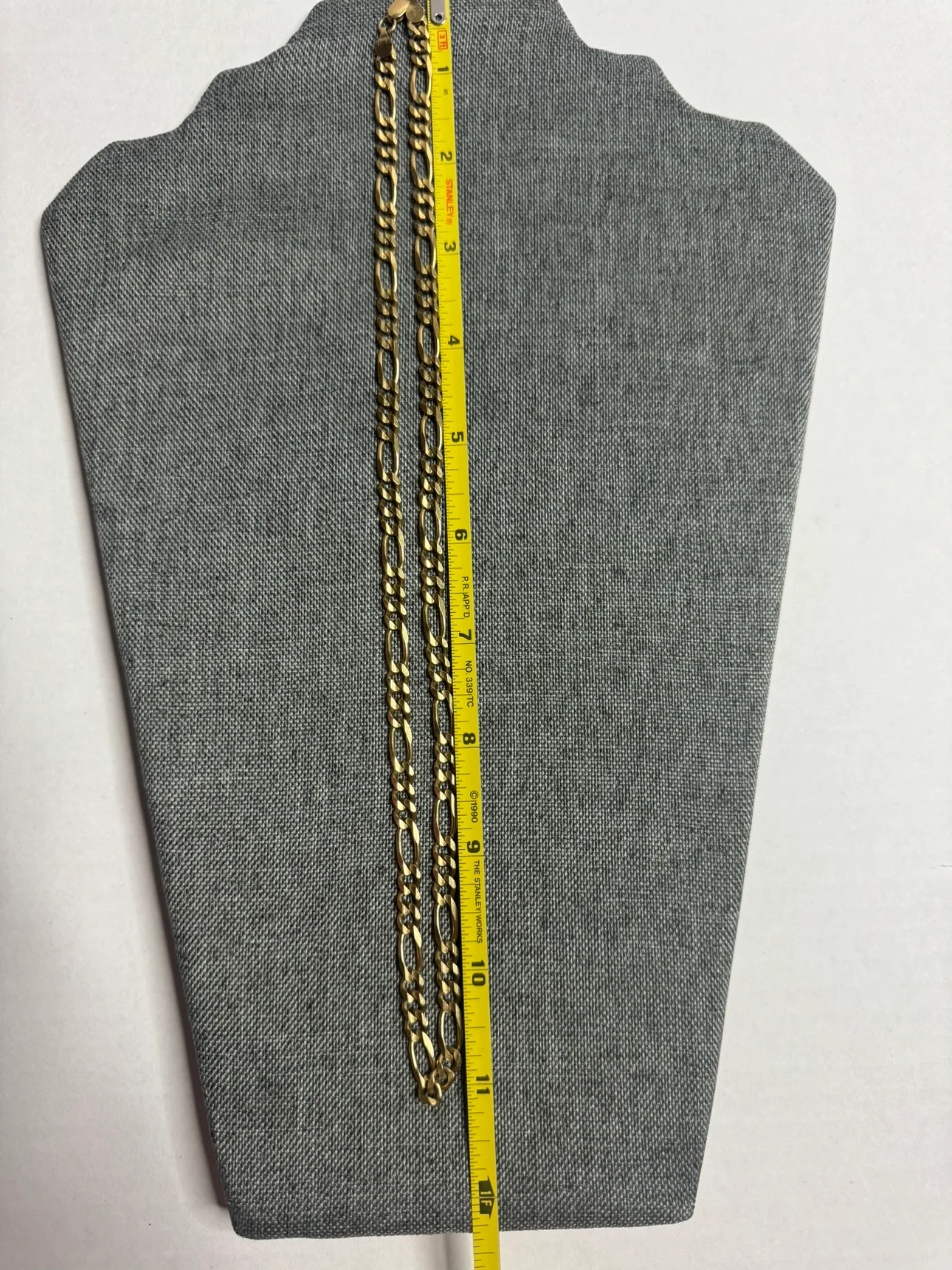 18k Gold Figaro Chain Necklace image indicator(4)