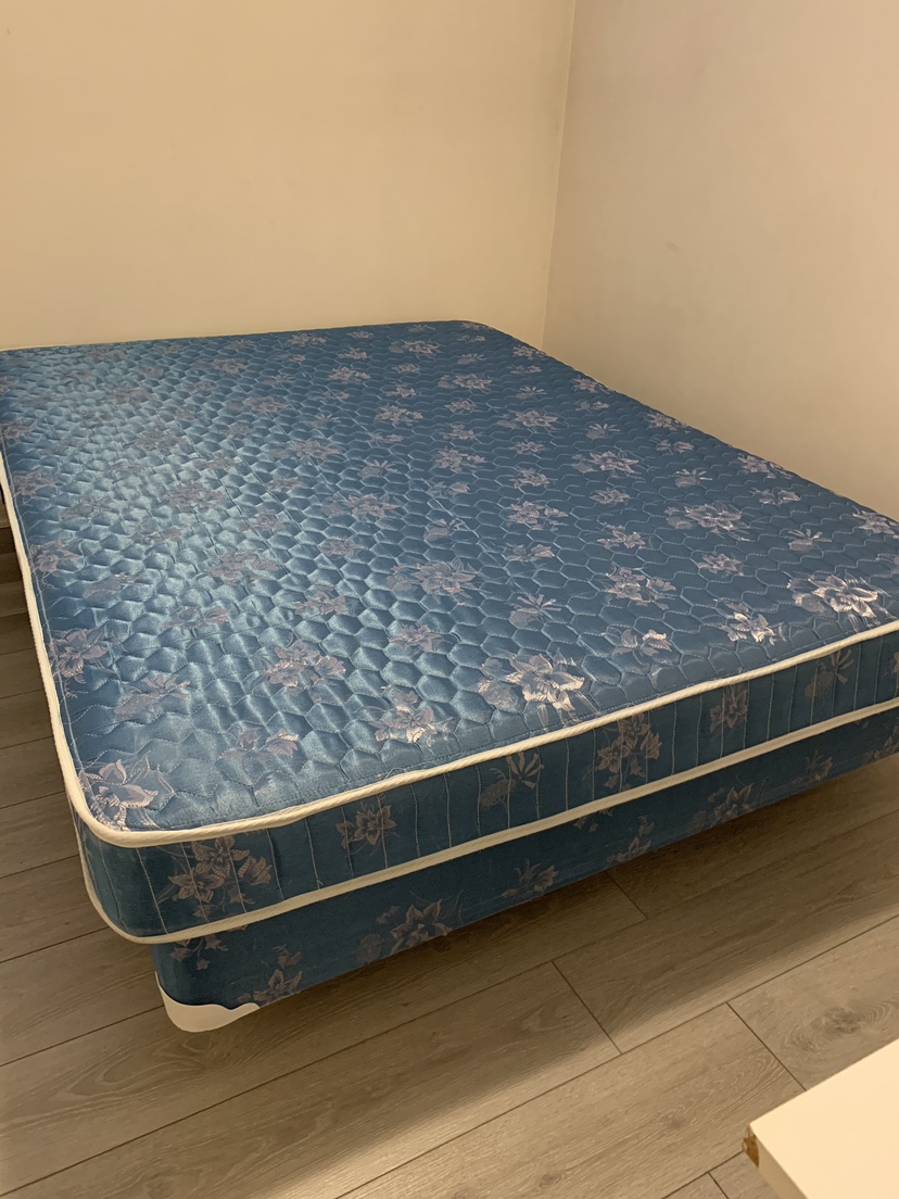 Free blue queen mattress set