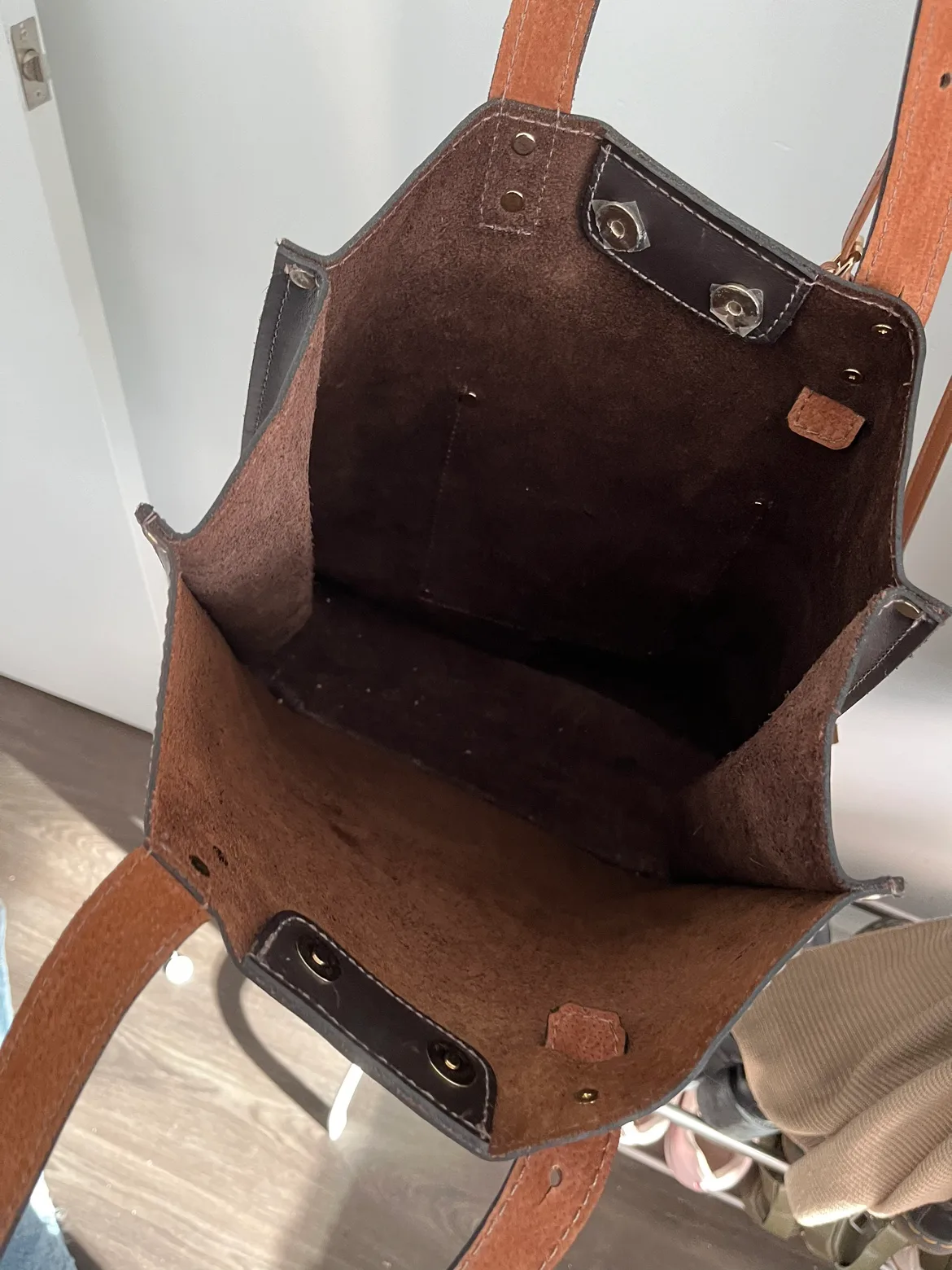 Brown Leather Tote Bag image indicator(4)