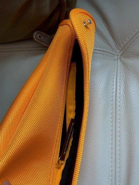 Veuve Clicquot Champagne Bottle Carrier cooler image indicator(3)