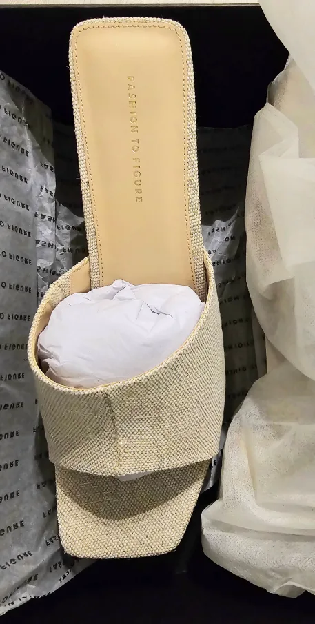 New Fashion To Figure Women's Teresa Block Heels image indicator(8)