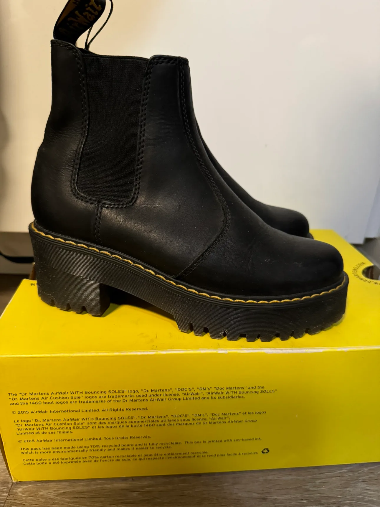 Dr. Martens Chelsea Boots thumbnail