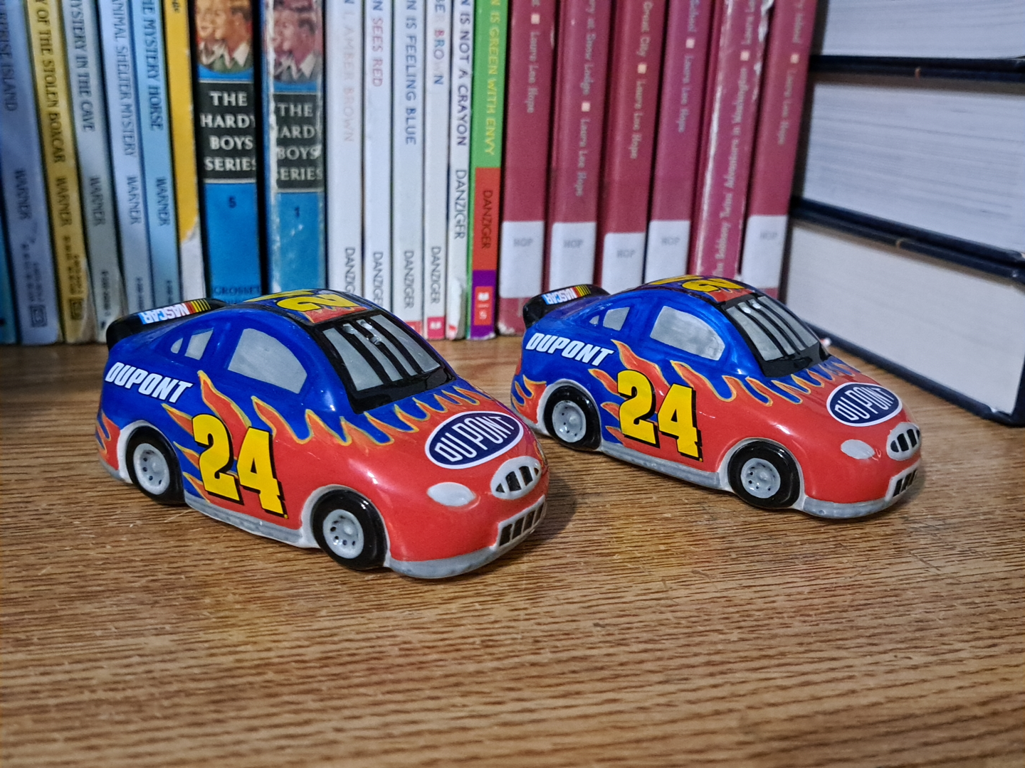 NASCAR Salt & Pepper Shakers - photo 2