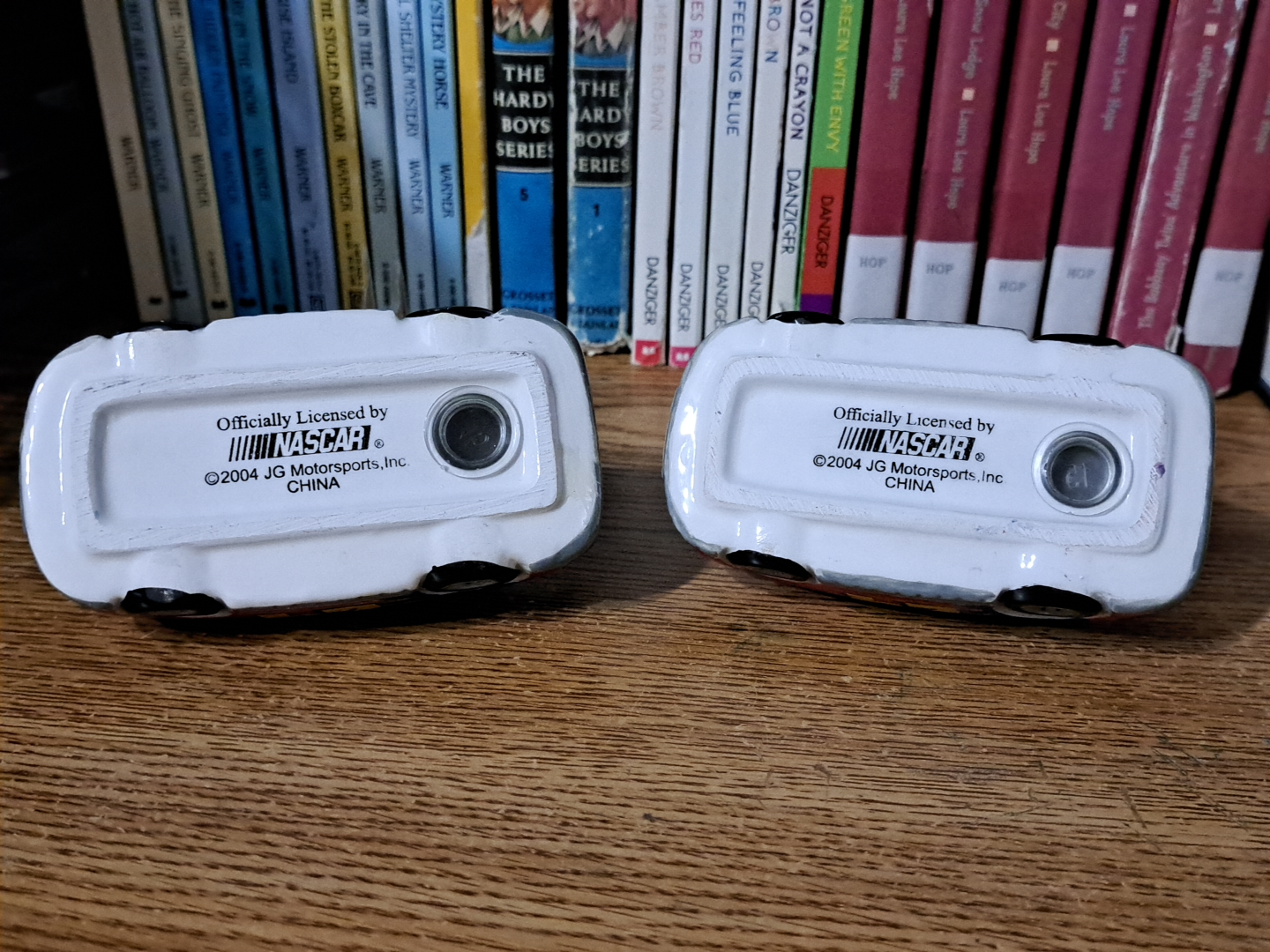 NASCAR Salt & Pepper Shakers - photo 3