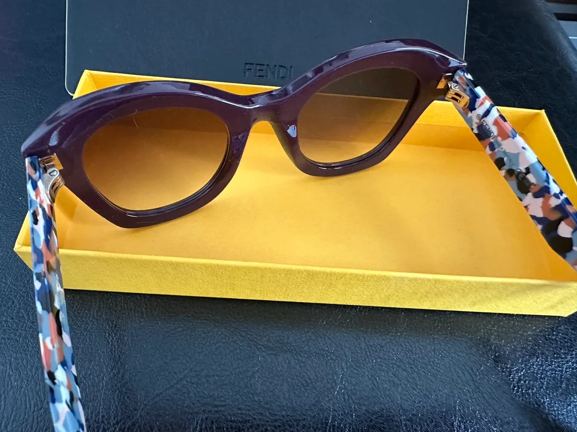 Fendi Sunglasses, brand new $200 image indicator(4)