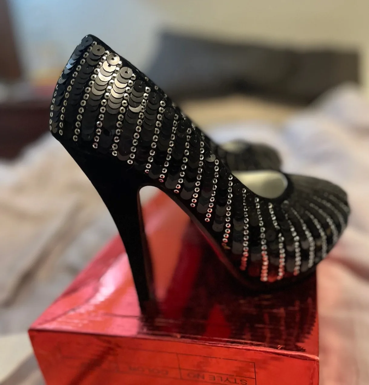 Black Sequin Heels image indicator(3)