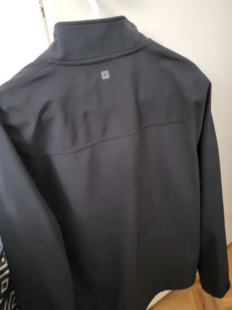 Mountain Warehouse softshell Black Jacket Size L/G image indicator(2)