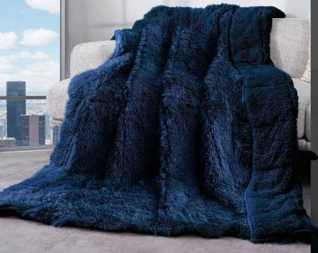Faux Fur Weighted Blanket thumbnail
