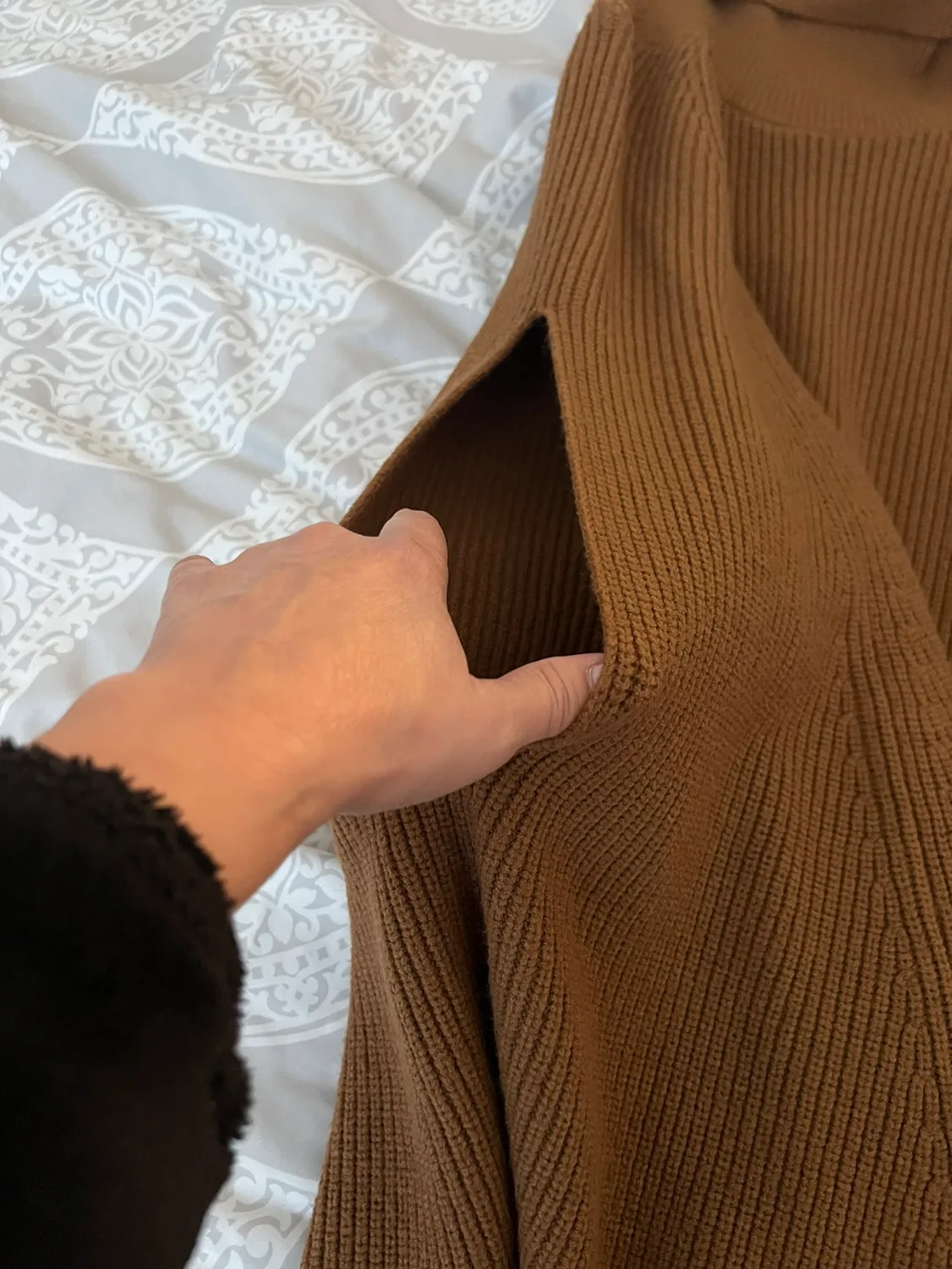 Zara Brown Turtleneck Cape sweater image indicator(2)