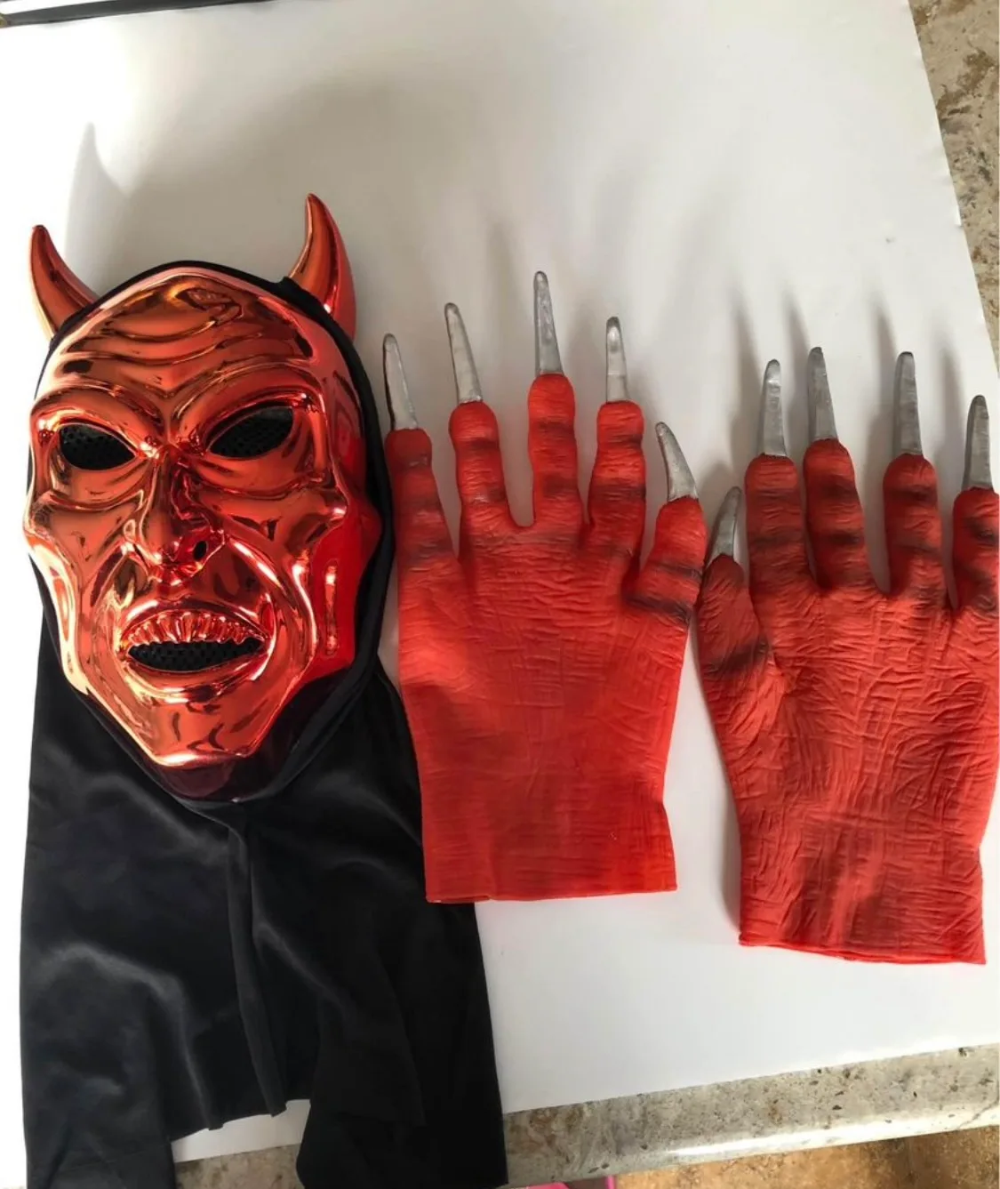 Devil Costume - 4 pieces image indicator(4)