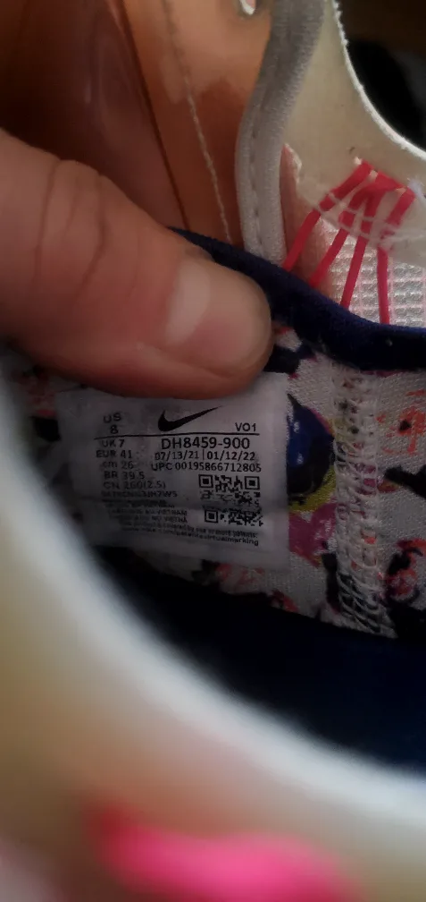 Nike LeBron 16 Low "Fruity Pebbles" image indicator(3)