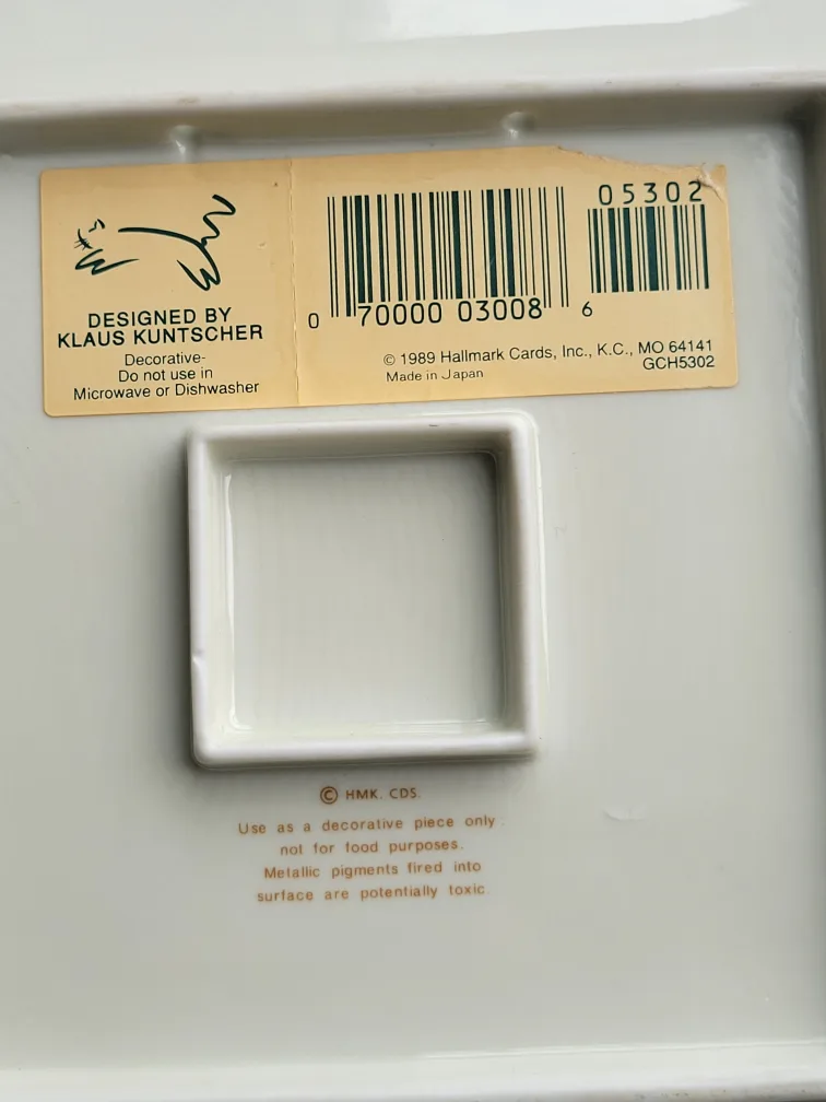 1989 Hallmark "Cat with Bouquet" Decorative Ceramic Plate. Tray. image indicator(4)