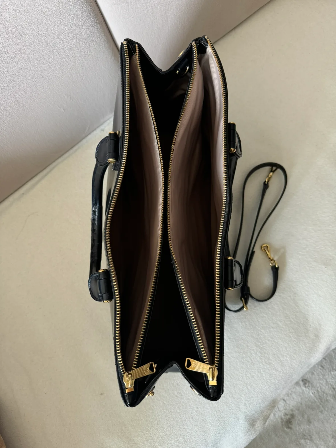 Ralph Lauren Large Leather Tote Bag image indicator(6)