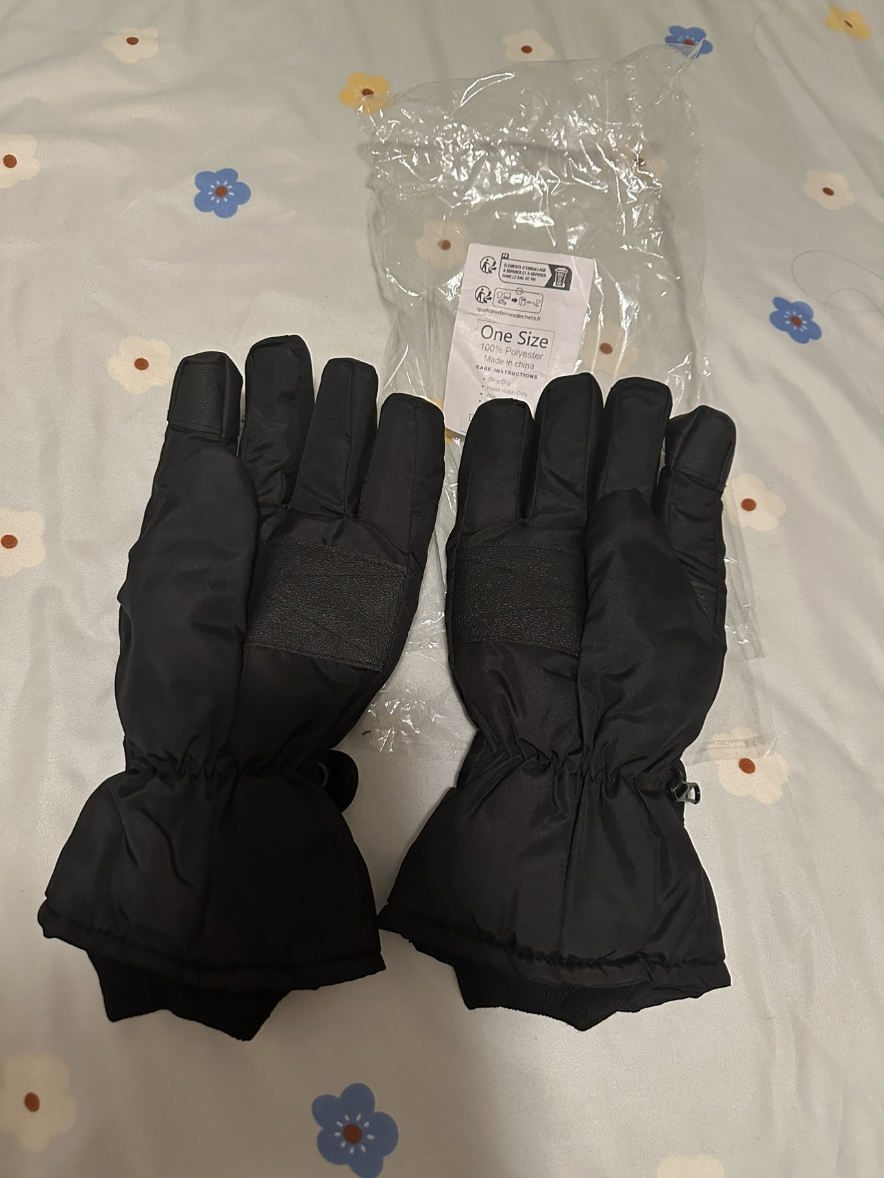 Black Winter Gloves