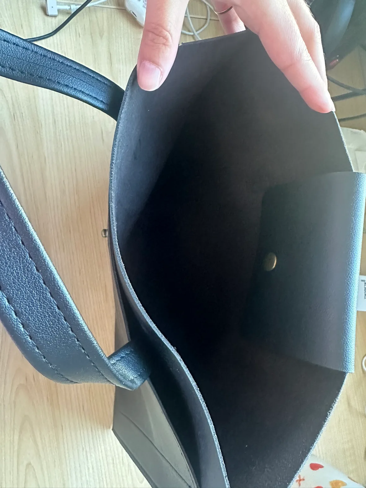 Black Leather Tote Bag image indicator(2)