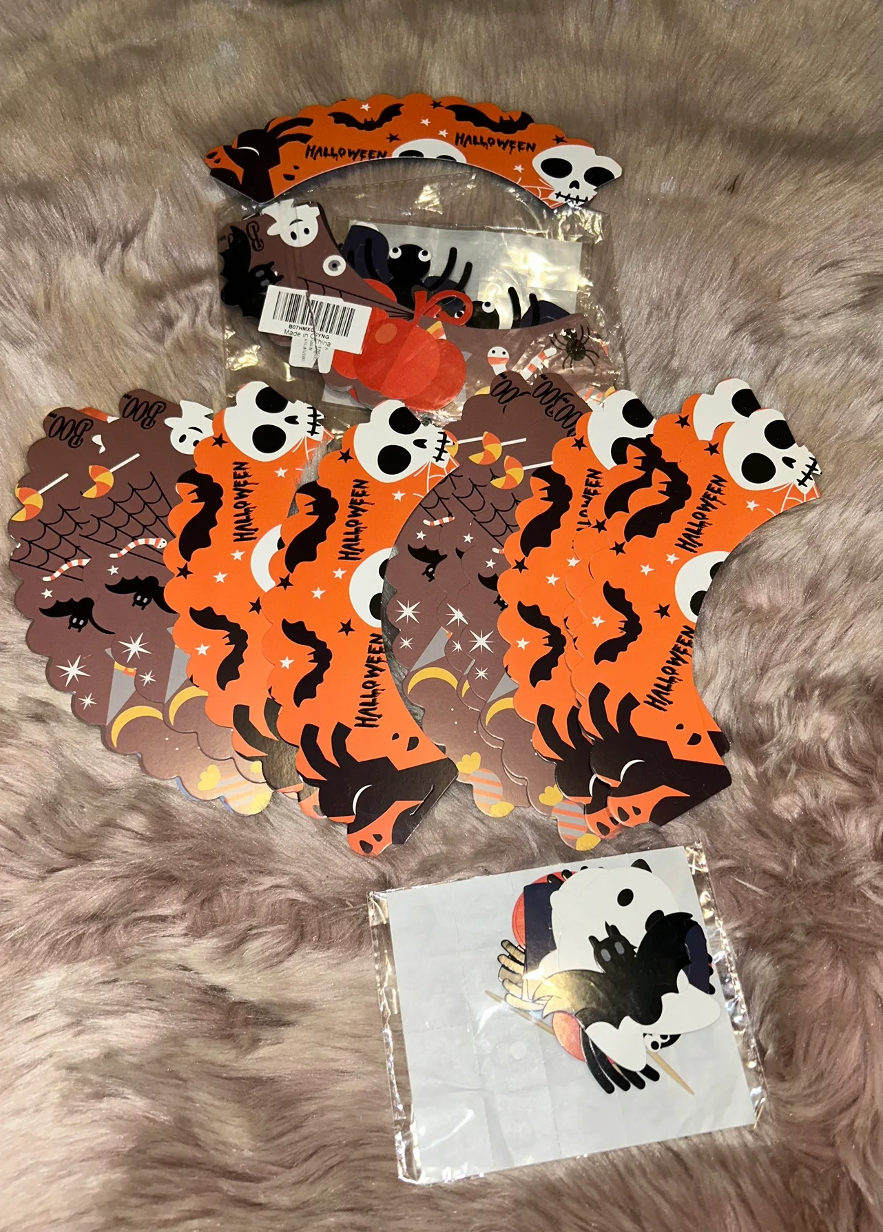 24 Halloween Cupcake Wrappers & cake toppers