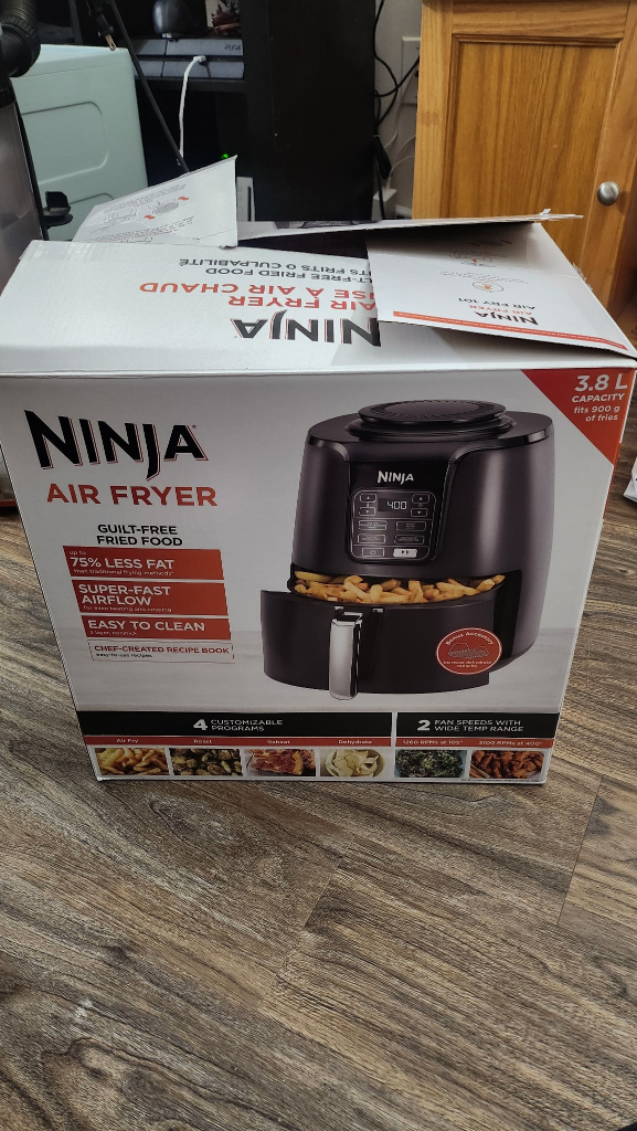 Ninja Air Fryer (Never Used)