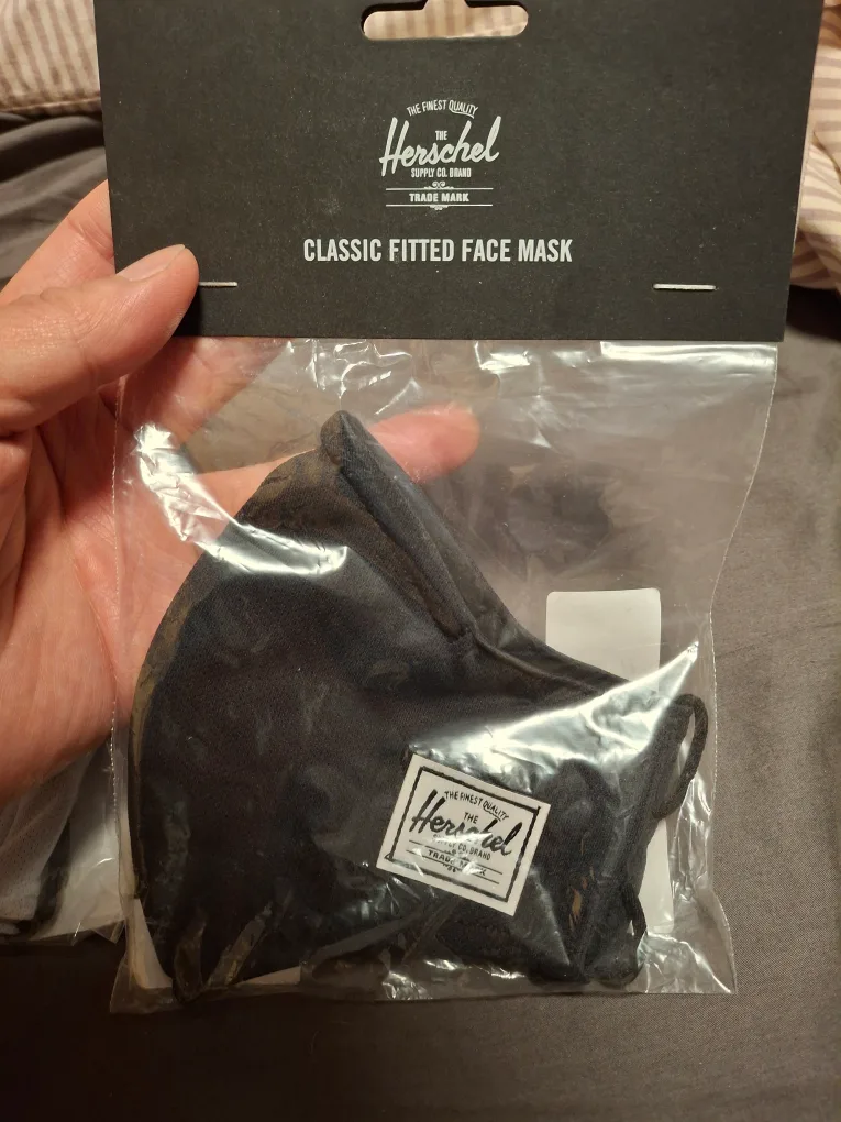 Herschel Supply Co. Face Masks Gray/Black image indicator(3)