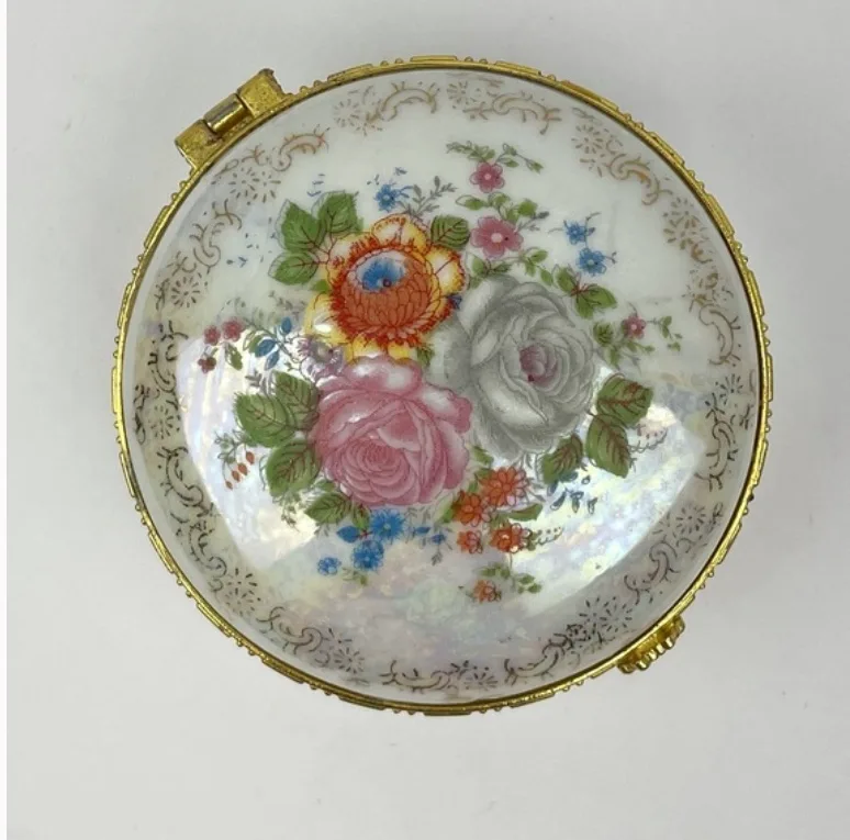 1980s Vintage Porcelain Rose Flower Trinket Box image indicator(4)
