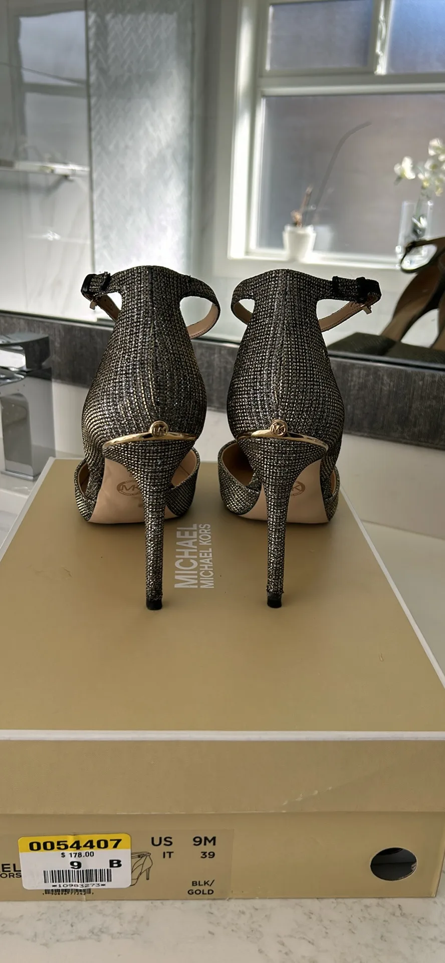 Michael Kors Black & Gold Heels image indicator(3)